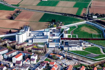 Vue aérienne de Terrain de la prison et clôture de sécurité de l'établissement correctionnel Établissement correctionnel Établissement correctionnel Stuttgart sur Stammheim à le quartier Stammheim in Stuttgart dans le département Bade-Wurtemberg, Allemagne