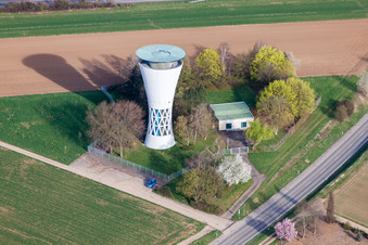 Vue aérienne de Construction du château d'eau monument industriel à Möglingen dans le département Bade-Wurtemberg, Allemagne