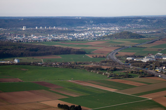 Vue aérienne de Stuttgart-Korntal depuis le nord-est à Korntal-Münchingen dans le département Bade-Wurtemberg, Allemagne