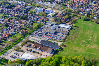 Vue aérienne de Zone industrielle de Lauterburger Straße avec ALD et Tretter Automobile GmbH & Co. KG du sud à Kandel dans le département Rhénanie-Palatinat, Allemagne