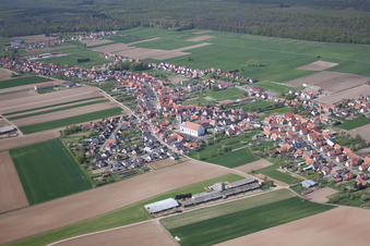 Schleithal dans le département Bas Rhin, France du point de vue du drone