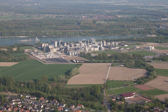 Beinheim dans le département Bas Rhin, France vu d'un drone