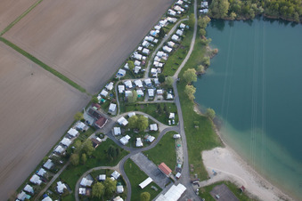Vue d'oiseau de Rœschwoog dans le département Bas Rhin, France
