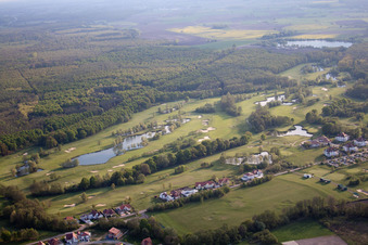 Golf Club Soufflenheim Baden-Baden à Soufflenheim dans le département Bas Rhin, France vu d'un drone