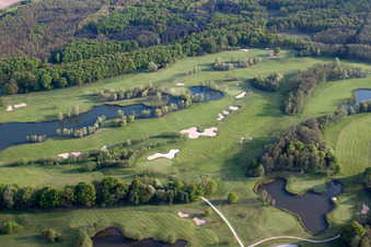 Golf Club Soufflenheim Baden-Baden à Soufflenheim dans le département Bas Rhin, France du point de vue du drone