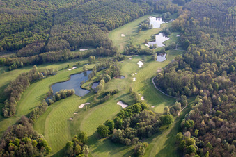 Golf Club Soufflenheim Baden-Baden à Soufflenheim dans le département Bas Rhin, France vu d'un drone