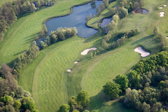 Vue aérienne de Golf Club Soufflenheim Baden-Baden à Soufflenheim dans le département Bas Rhin, France