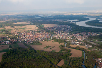 Vue d'oiseau de Drusenheim dans le département Bas Rhin, France