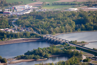 Vue oblique de Écluse à Gambsheim dans le département Bas Rhin, France
