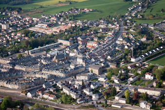 Vue aérienne de Carignan dans le département Ardennes, France