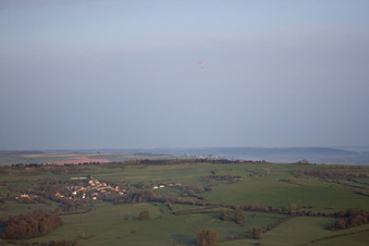 Vue aérienne de Prix-lès-Mézières dans le département Ardennes, France