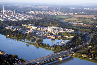 Photographie aérienne de Maxau, pont du Rhin à le quartier Knielingen in Karlsruhe dans le département Bade-Wurtemberg, Allemagne
