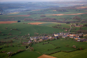 Vue aérienne de L'Échelle dans le département Ardennes, France
