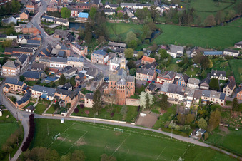 Vue oblique de Origny-en-Thiérache dans le département Aisne, France