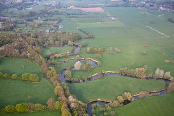 Vue aérienne de Oise à Marly-Gomont dans le département Aisne, France