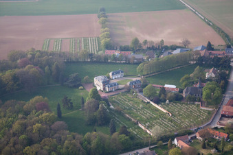 Vue aérienne de Hendecourt-lès-Ransart dans le département Pas de Calais, France