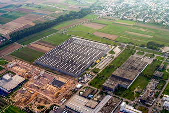 Vue aérienne de Interpark avec centre logistique MB à Offenbach an der Queich dans le département Rhénanie-Palatinat, Allemagne