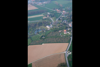 Vue oblique de Saint-Martin-d'Hardinghem dans le département Pas de Calais, France