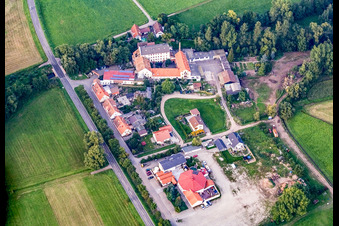 Vue aérienne de Fuchsmühle à Offenbach an der Queich dans le département Rhénanie-Palatinat, Allemagne