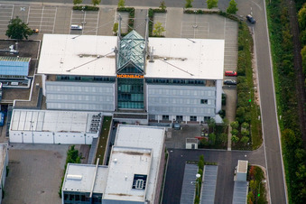 Vue aérienne de Magasin de bricolage du siège de Hornbach dans la zone industrielle Bornheim à le quartier Dreihof in Bornheim dans le département Rhénanie-Palatinat, Allemagne