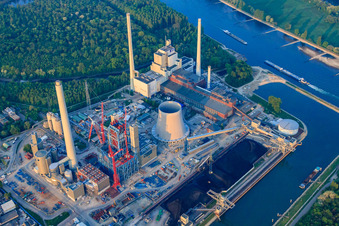 Image drone de Chantier de construction pour l'extension de la centrale à vapeur du port du Rhin Karlsruhe d'EnBW Energie Baden-Württemberg AG à le quartier Daxlanden in Karlsruhe dans le département Bade-Wurtemberg, Allemagne