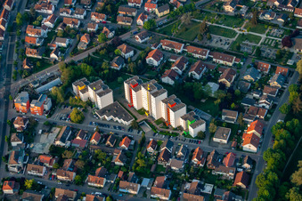 Vue aérienne de Römerstr à le quartier Mörsch in Rheinstetten dans le département Bade-Wurtemberg, Allemagne