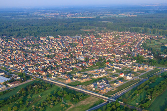 Vue aérienne de Nouvelle zone de développement Dietrich-Bonhoeffer-Straße sur la rocade nord à Bietigheim dans le département Bade-Wurtemberg, Allemagne