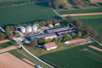 Mothern dans le département Bas Rhin, France d'un drone