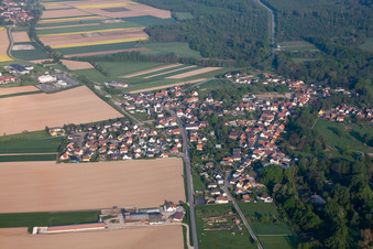 Vue d'oiseau de Scheibenhardt à Scheibenhard dans le département Bas Rhin, France