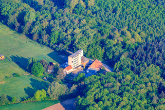 Vue aérienne de Moulin à eau Hardtmühle dans le Bienwald à Kandel dans le département Rhénanie-Palatinat, Allemagne