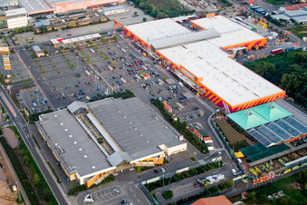 Vue aérienne de Magasin de bricolage du siège de Hornbach dans la zone industrielle Bornheim à Bornheim dans le département Rhénanie-Palatinat, Allemagne