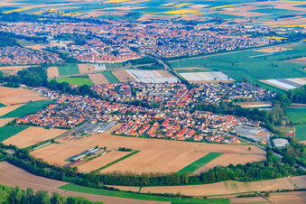 Vue aérienne de Vue du village depuis le sud-est à Kuhardt dans le département Rhénanie-Palatinat, Allemagne