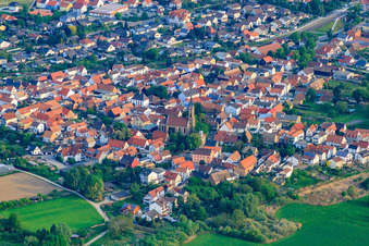 Photographie aérienne de Église catholique Saint-Jean-Baptiste à le quartier Sondernheim in Germersheim dans le département Rhénanie-Palatinat, Allemagne