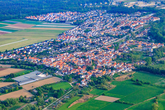 Vue aérienne de Vue du sud-est à le quartier Sondernheim in Germersheim dans le département Rhénanie-Palatinat, Allemagne