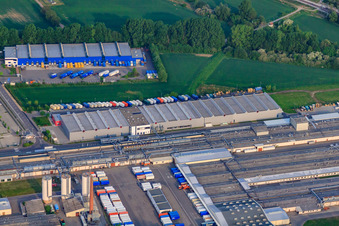 Vue oblique de Groupe logistique REBER et Nolte Möbel GmbH & Co. KG à Germersheim dans le département Rhénanie-Palatinat, Allemagne