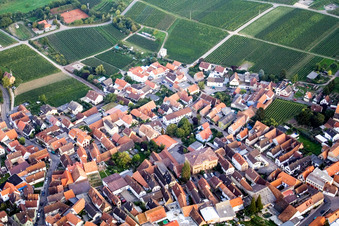Vue aérienne de École primaire Nußdorf à le quartier Nußdorf in Landau in der Pfalz dans le département Rhénanie-Palatinat, Allemagne