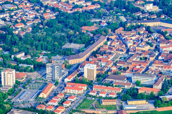 Vue aérienne de Université dans l'ancienne caserne Seyssel à Germersheim dans le département Rhénanie-Palatinat, Allemagne