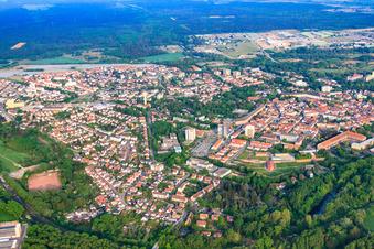 Vue aérienne de Vue de la ville depuis l'est à Germersheim dans le département Rhénanie-Palatinat, Allemagne