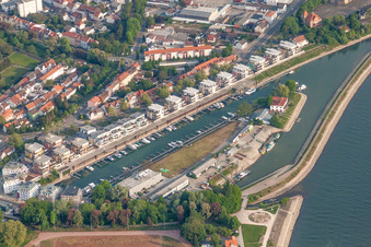 Photographie aérienne de Ensemble résidentiel sur les rives de l'ancien bassin portuaire sur la Rhein Hafenstraße en face de Sea-Live à Speyer dans le département Rhénanie-Palatinat, Allemagne