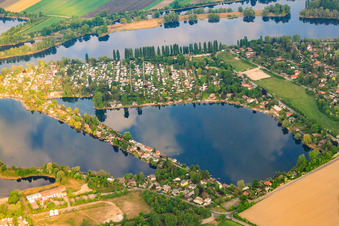 Vue aérienne de Adriatique bleue, étang aux cygnes à Altrip dans le département Rhénanie-Palatinat, Allemagne