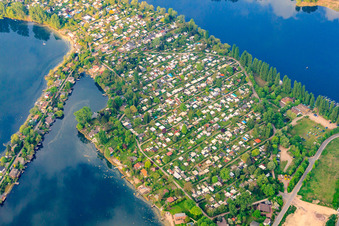 Vue aérienne de Blue Adriatic, Swan Pond Bay à Altrip dans le département Rhénanie-Palatinat, Allemagne