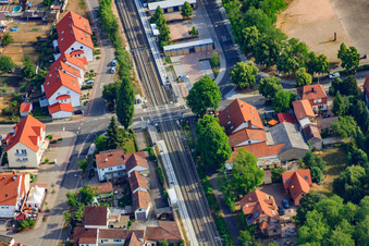 Photographie aérienne de Passage à niveau Bahnhofstr à Jockgrim dans le département Rhénanie-Palatinat, Allemagne