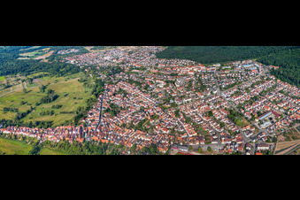 Vue aérienne de Panorama de la ville depuis l'est à Jockgrim dans le département Rhénanie-Palatinat, Allemagne