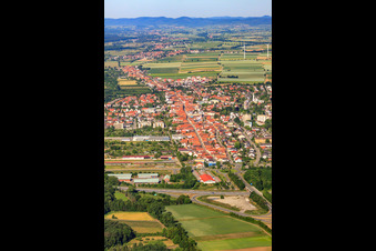 Vue oblique de Ville vue de l'est à Kandel dans le département Rhénanie-Palatinat, Allemagne