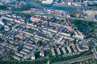 Vue aérienne de Relaisstr à le quartier Rheinau in Mannheim dans le département Bade-Wurtemberg, Allemagne