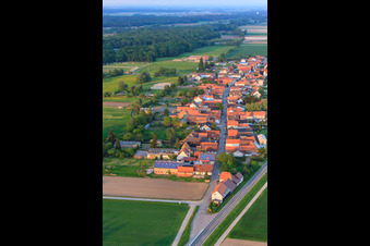 Stoffhalle Kissenzauber à Brehmstr à le quartier Minderslachen in Kandel dans le département Rhénanie-Palatinat, Allemagne depuis l'avion