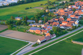 Vue d'oiseau de Stoffhalle Kissenzauber à Brehmstr à le quartier Minderslachen in Kandel dans le département Rhénanie-Palatinat, Allemagne