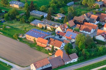 Stoffhalle Kissenzauber à Brehmstr à le quartier Minderslachen in Kandel dans le département Rhénanie-Palatinat, Allemagne vue du ciel