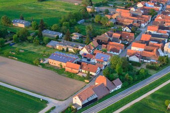 Photographie aérienne de Stoffhalle Kissenzauber à Brehmstr à le quartier Minderslachen in Kandel dans le département Rhénanie-Palatinat, Allemagne