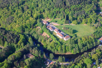 Vue oblique de Altschloßstraße 2-8 à Eppenbrunn dans le département Rhénanie-Palatinat, Allemagne